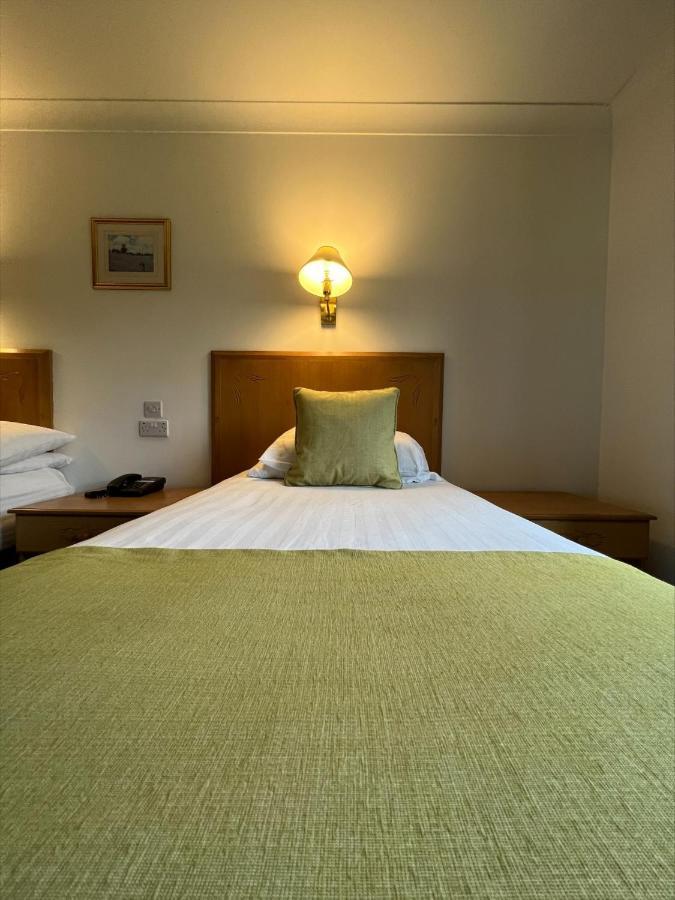 Penrhos Park Hotel Llanrhystyd Kültér fotó