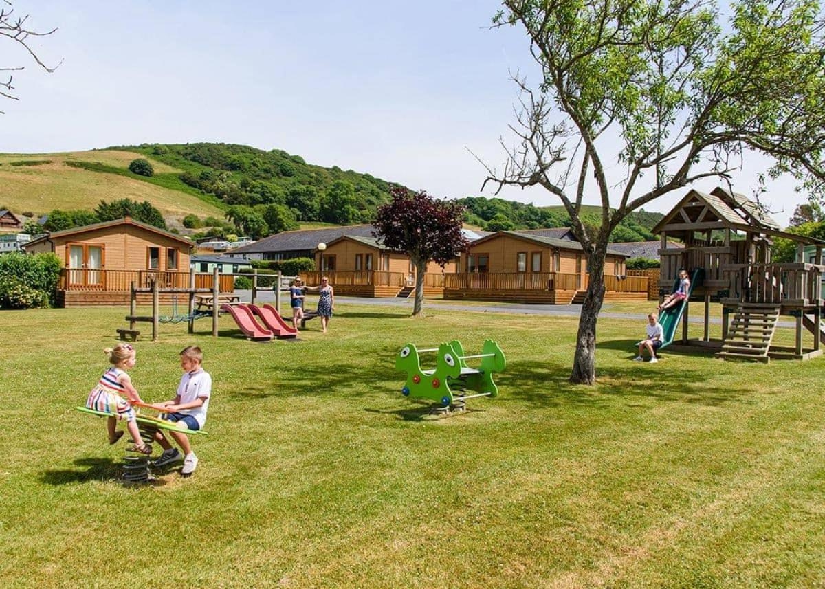 Penrhos Park Hotel Llanrhystyd Kültér fotó
