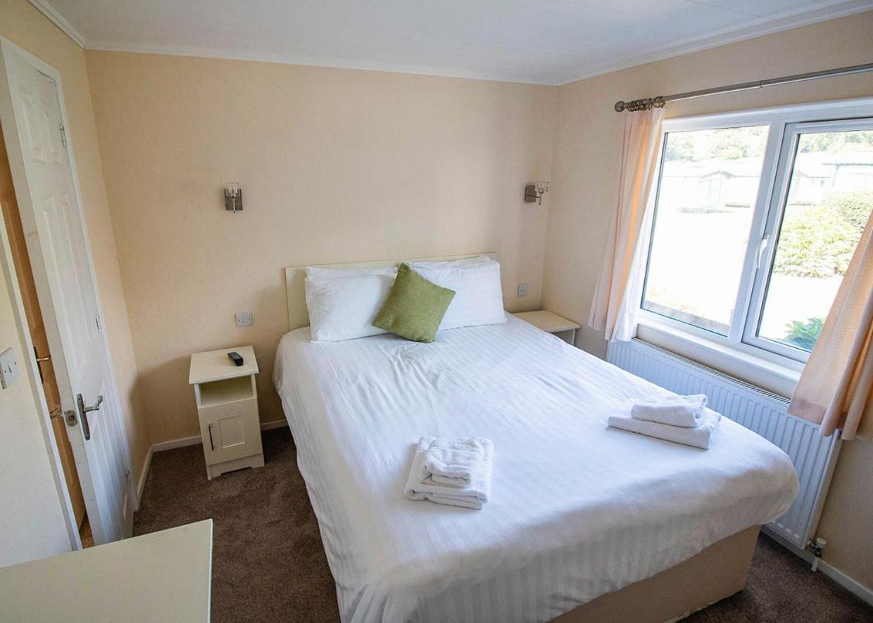 Penrhos Park Hotel Llanrhystyd Kültér fotó