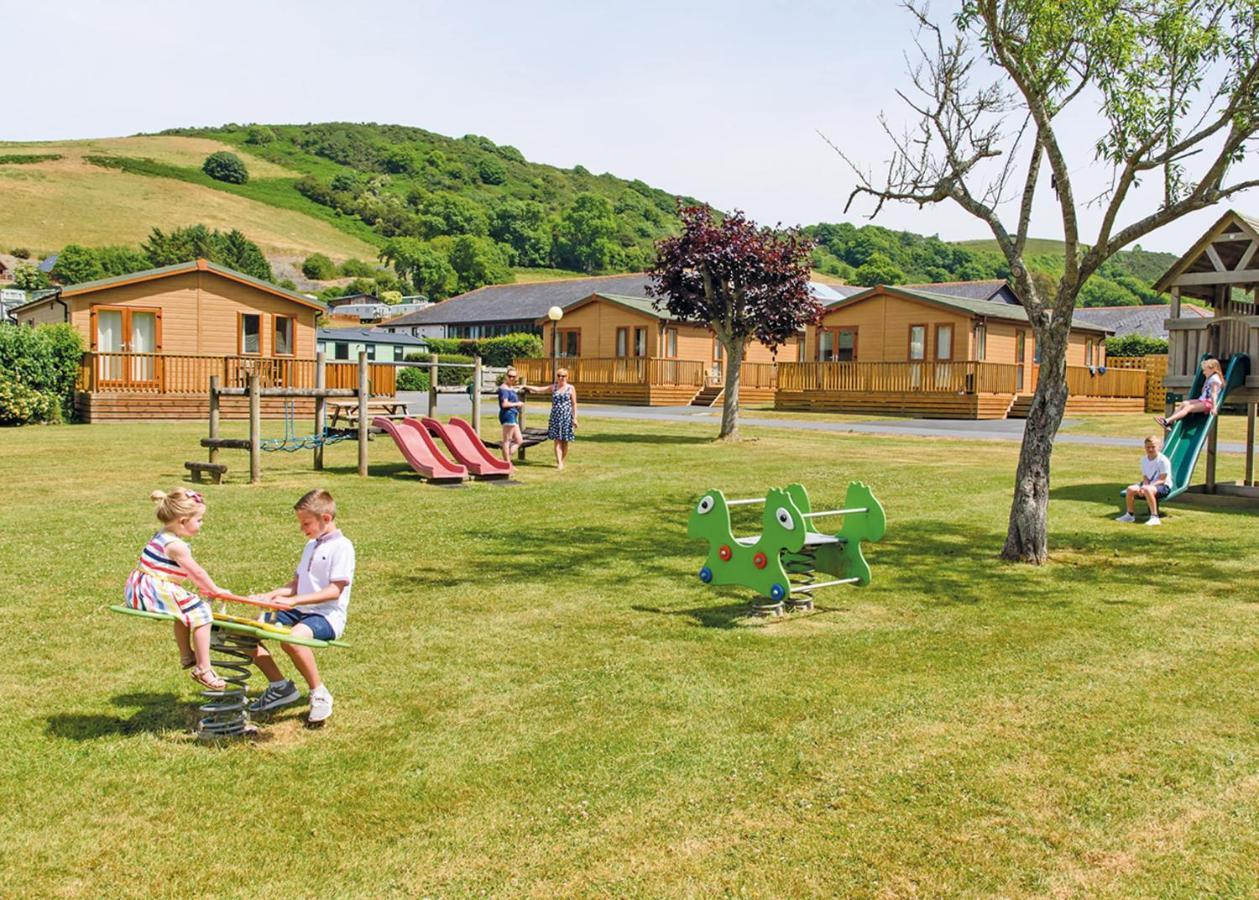 Penrhos Park Hotel Llanrhystyd Kültér fotó