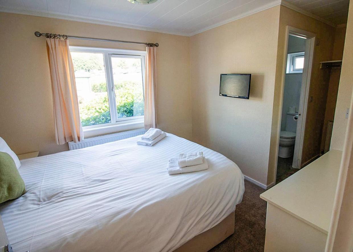 Penrhos Park Hotel Llanrhystyd Kültér fotó